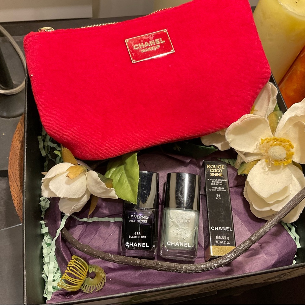 Chanel makeup bag sale set